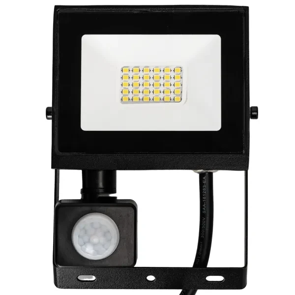 LED floodlight 20 W PIR 6400K | products/1047-led-stralkastare-20w-med-pir-sensor-6400k-4.webp