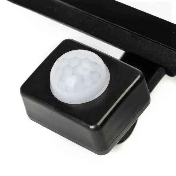 LED floodlight 20 W PIR 6400K | products/1047-led-stralkastare-20w-med-pir-sensor-6400k-6.webp
