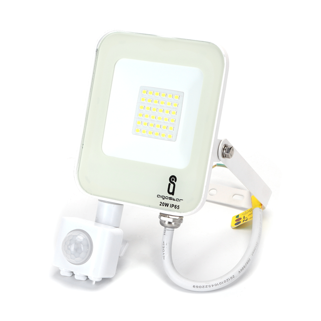 LED flood light 20W PIR 6500K IP65 IK07 - Image 2