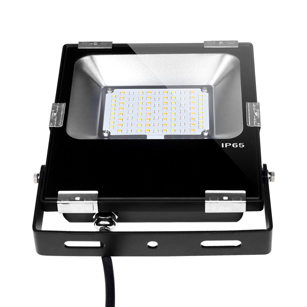 Mi-Light FUTT03Z 30W RGB+CCT LED Floodlight (Zigbee 3.0) - Image 2